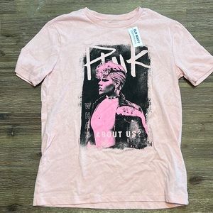 Old navy graphic tee - P!nk size L(10-12)